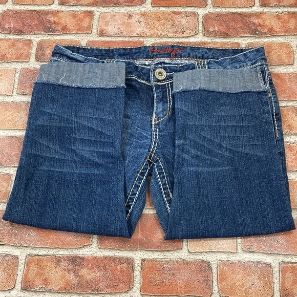 Amethyst cuffed Capri jeans - Picture 2 of 12